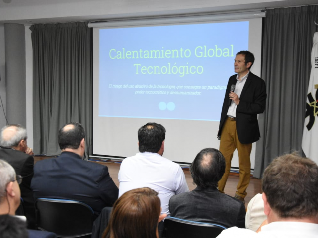 Dr. Gustavo Béliz, disertó acerca de la "Dignidad y futuro del trabajo frente al cambio tecnológico Exponencial”